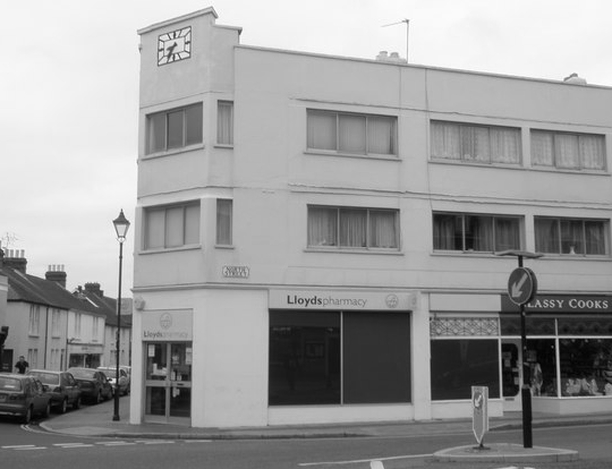 Lloyds Pharmacy bw.jpg
